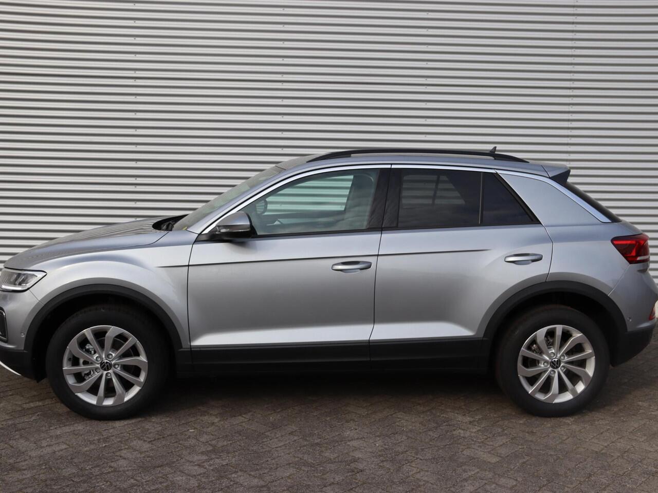 Volkswagen T-Roc Life Edition 1.0 85 kW / 116 pk TSI SUV 6 versn. H and | Navigatie | Climatronic | Stoel pakket |