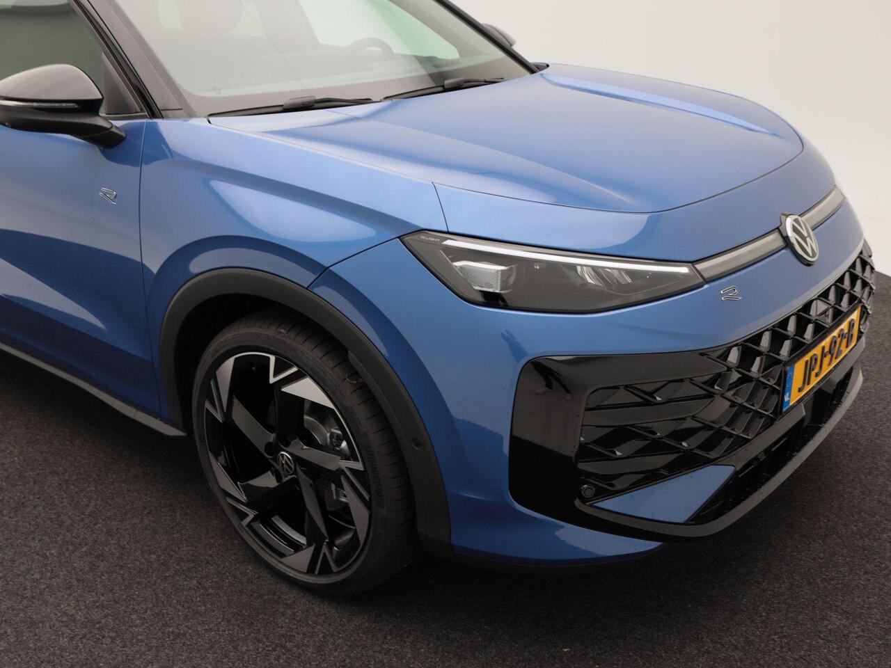 Volkswagen T-Roc R-Line First Edition 1.5 eTSI 150 PK | Head-Up Display | 360 Camera | LED Matrix | Elektrische Achterklep |