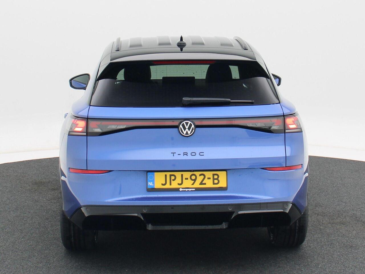 Volkswagen T-Roc R-Line First Edition 1.5 eTSI 150 PK | Head-Up Display | 360 Camera | LED Matrix | Elektrische Achterklep |