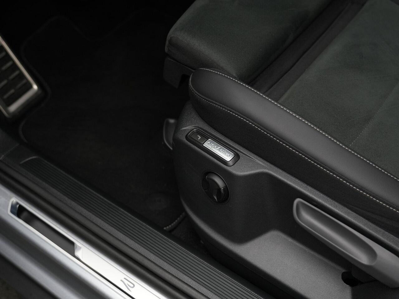 Volkswagen T-Roc 1.5 TSI 150 pk DSG R-Line | Trekhaak | Achteruitrijcamera | Navigatie | Stoelverwarming