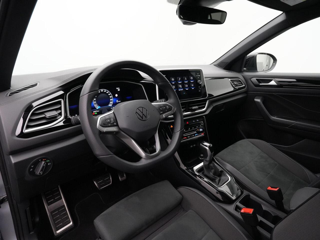 Volkswagen T-Roc 1.5 TSI 150 pk DSG R-Line | Trekhaak | Achteruitrijcamera | Navigatie | Stoelverwarming