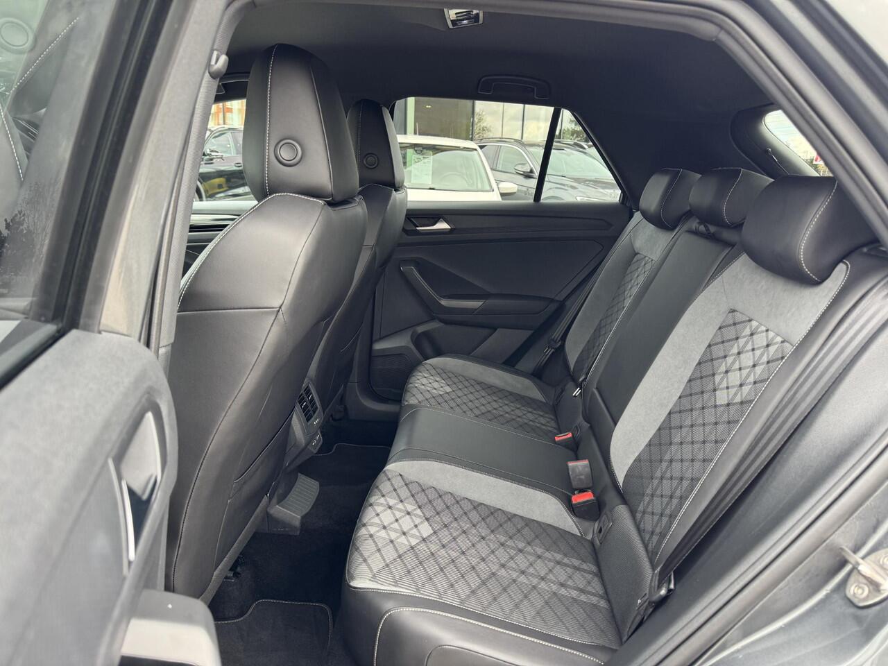 Volkswagen T-Roc 1.5 TSI R-Line AUTOMAAT | Camera | Stoelverw. | El.klep | Blindspot