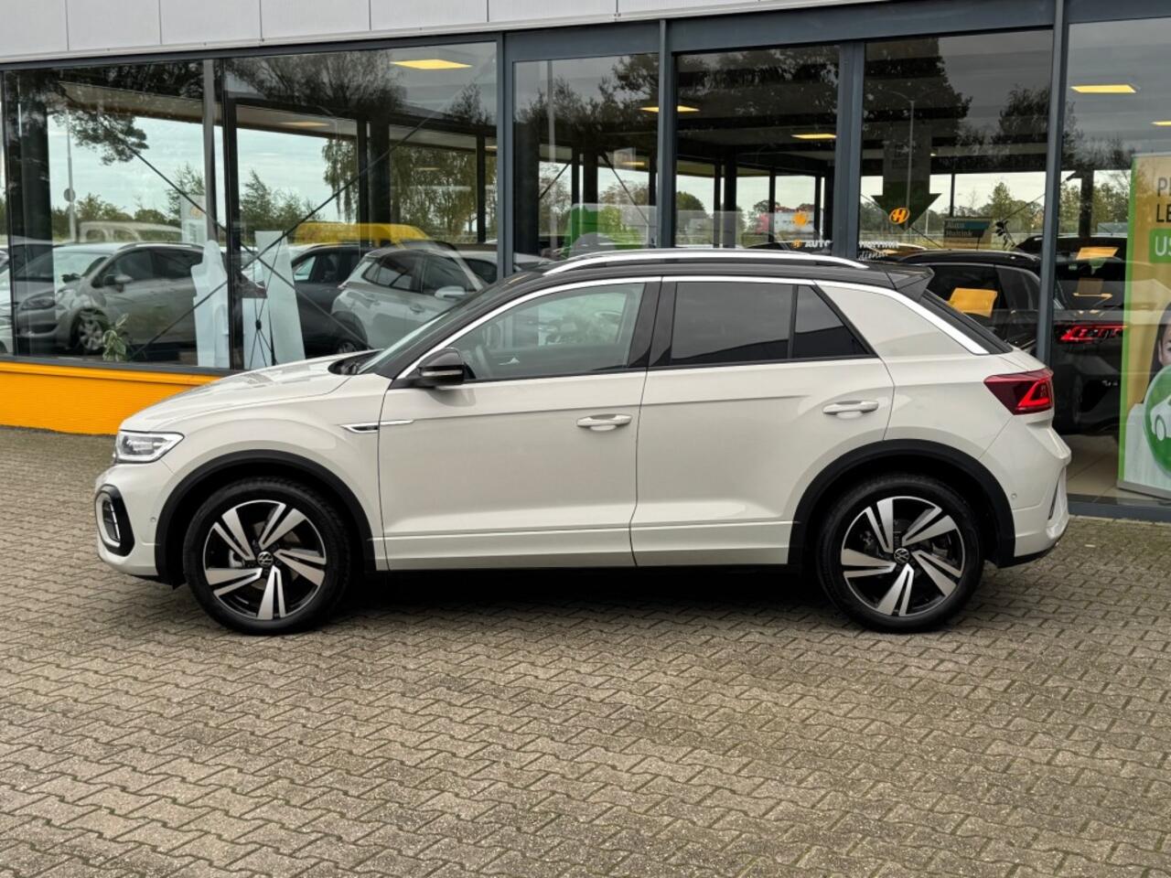 Volkswagen T-Roc 1.5 TSI R-Line Ed. - adaptive cruise - IQLight - camera