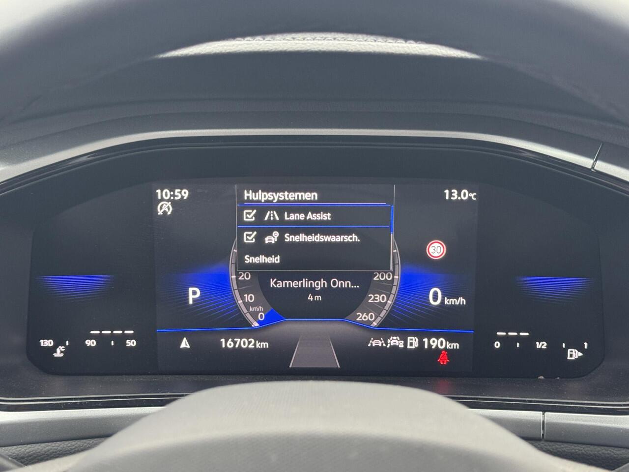 Volkswagen T-Roc 1.5 TSI Life Edition 150pk automaat | Camera | Parc Assist