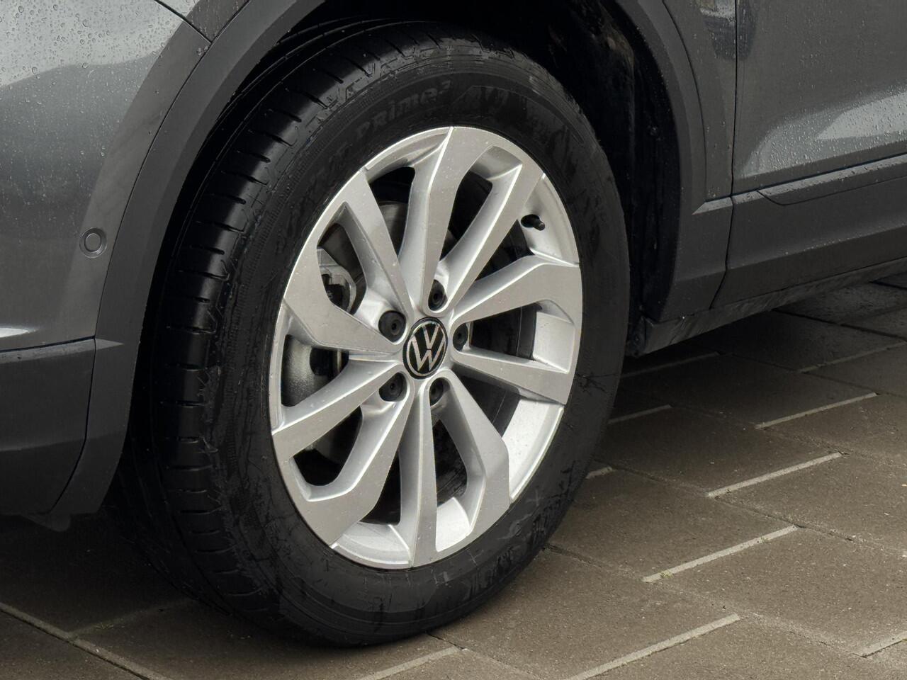 Volkswagen T-Roc 1.5 TSI Life Edition 150pk automaat | Camera | Parc Assist