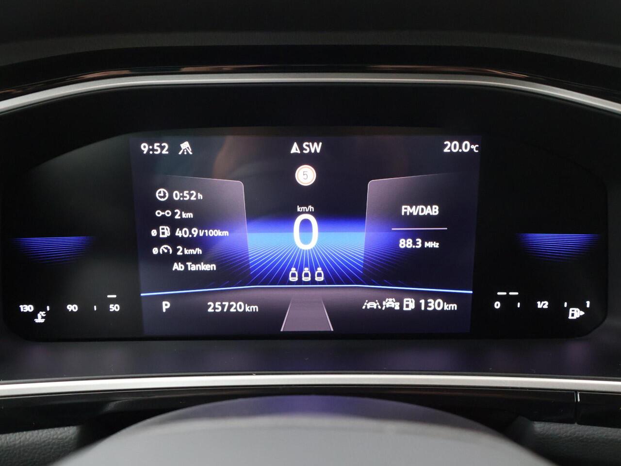 Volkswagen T-Roc 1.5 TSI R-Line | 150 PK | Stoelverwarming| Trekhaak afneembaar | achteruitrijcamera| R-Line | Stoelverwarming |