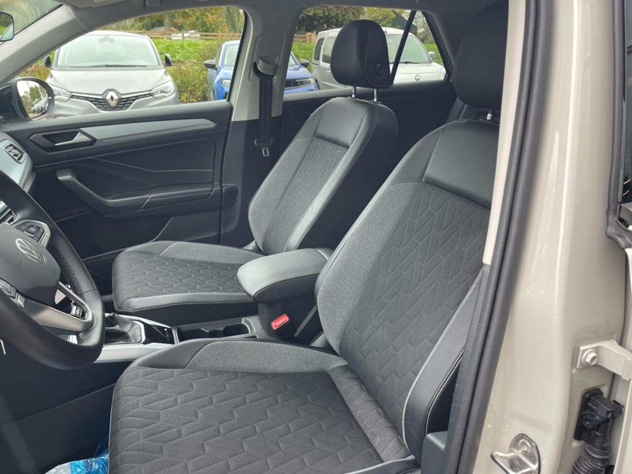 Volkswagen T-Roc 1.5 TSI Goal Edition, Aut, Nav, Carplay, Stoelverwarming