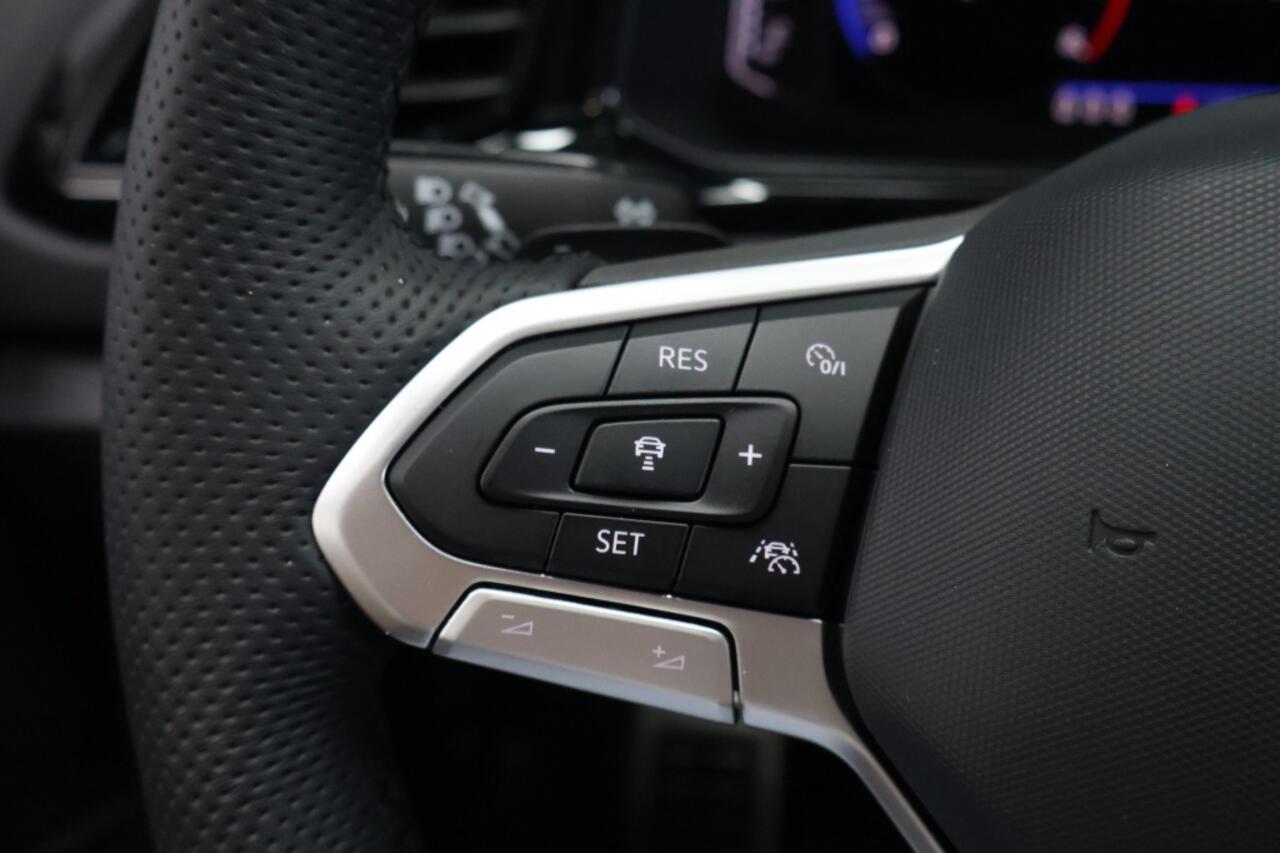 Volkswagen T-Roc 1.5 TSI R-Line Business 150PK DSG | ACC | Matrix LED | Trekhaak