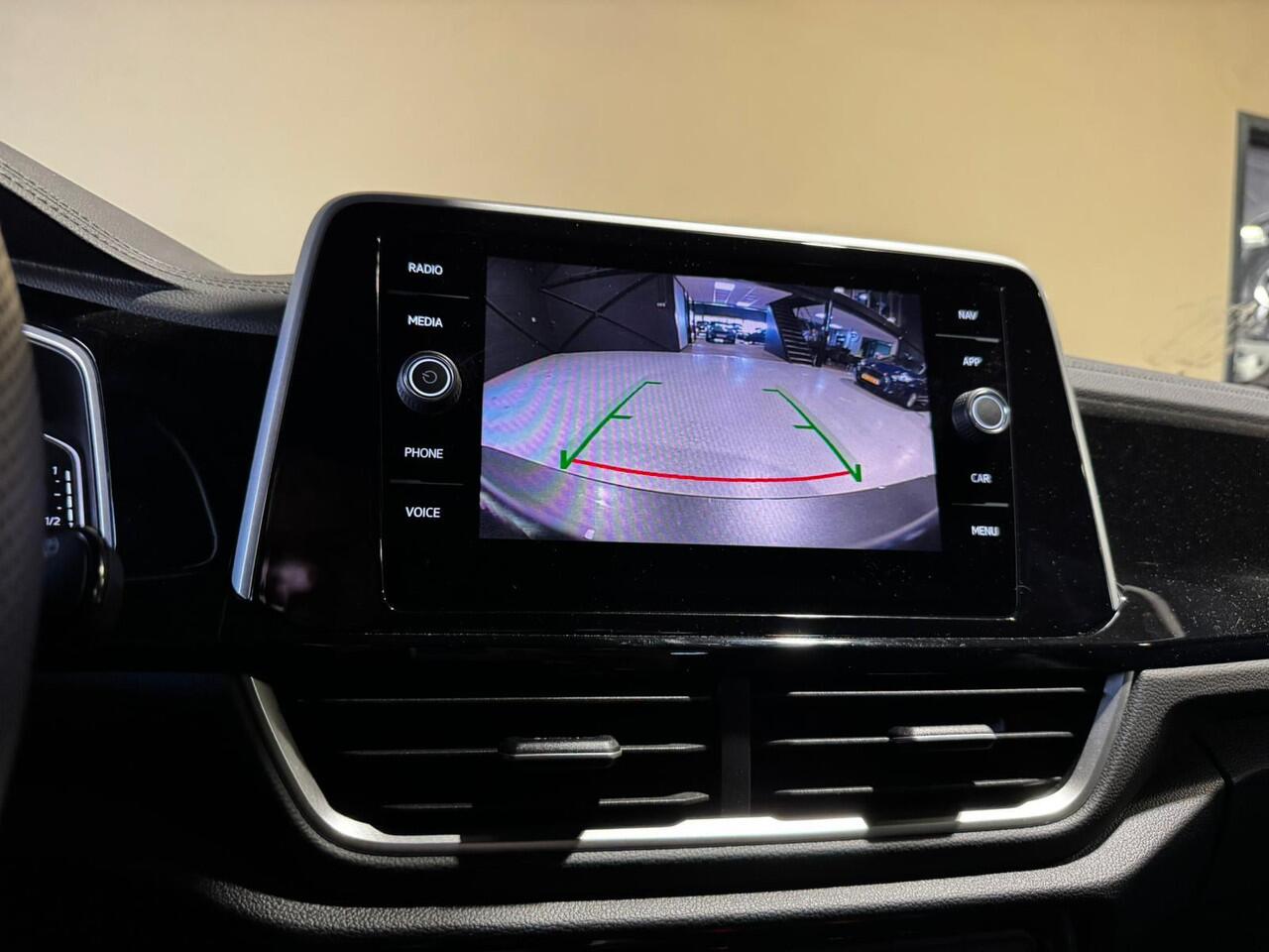 Volkswagen T-Roc 1.5 TSI R-Line |Stoelverw. |Keyless |Camera |ACC