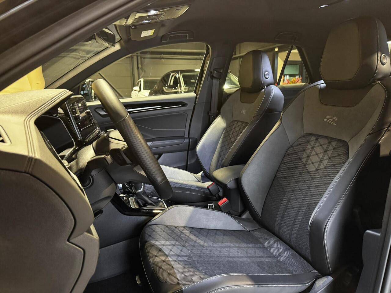 Volkswagen T-Roc 1.5 TSI R-Line |Stoelverw. |Keyless |Camera |ACC