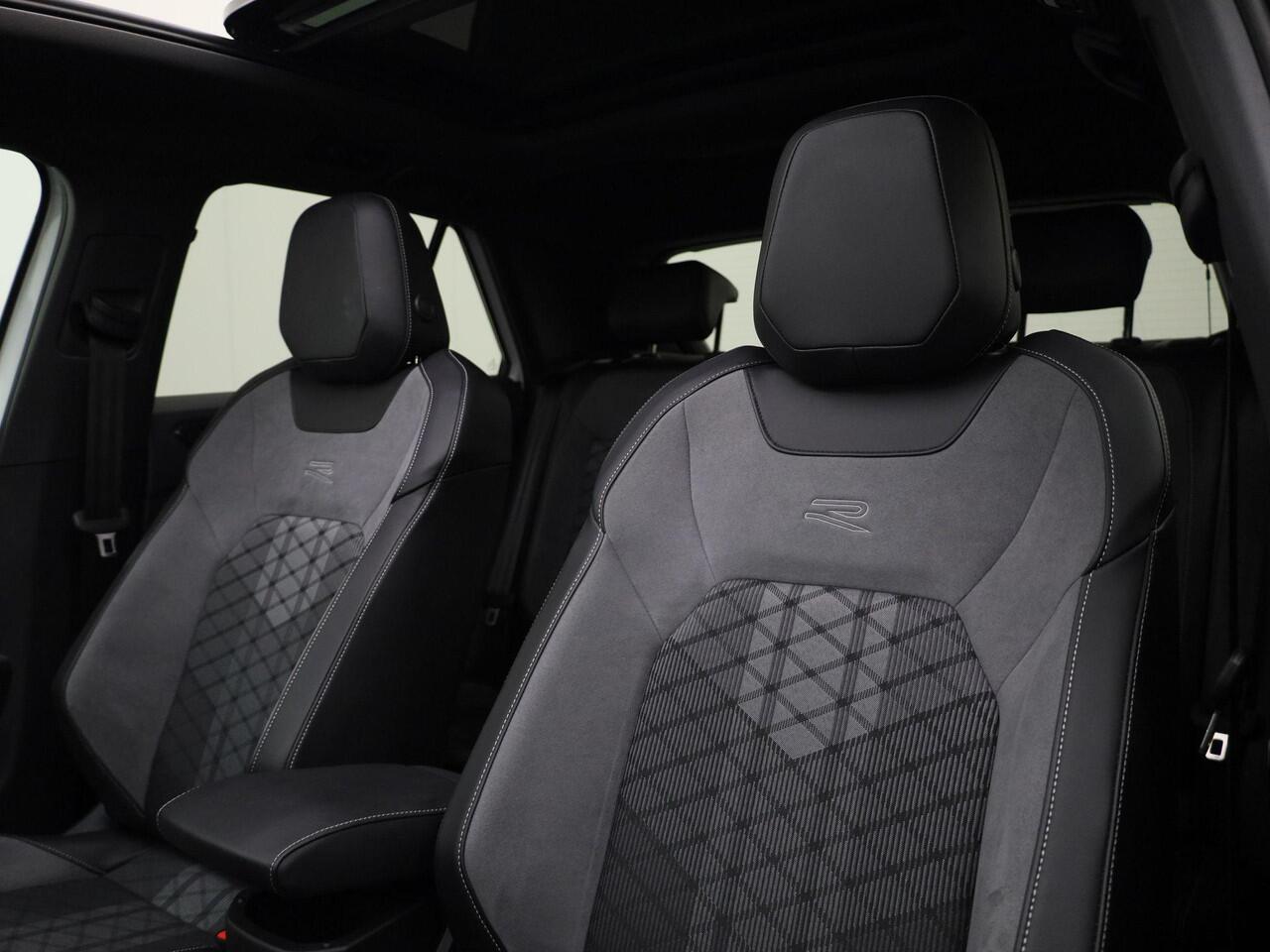 Volkswagen T-Roc 1.5TSI/150PK R-Line Black Style DSG · Panoramadak · Navigatie · Camera + Parkeersensoren · Stoelverwarming · Garantie t/m 28-01-2027