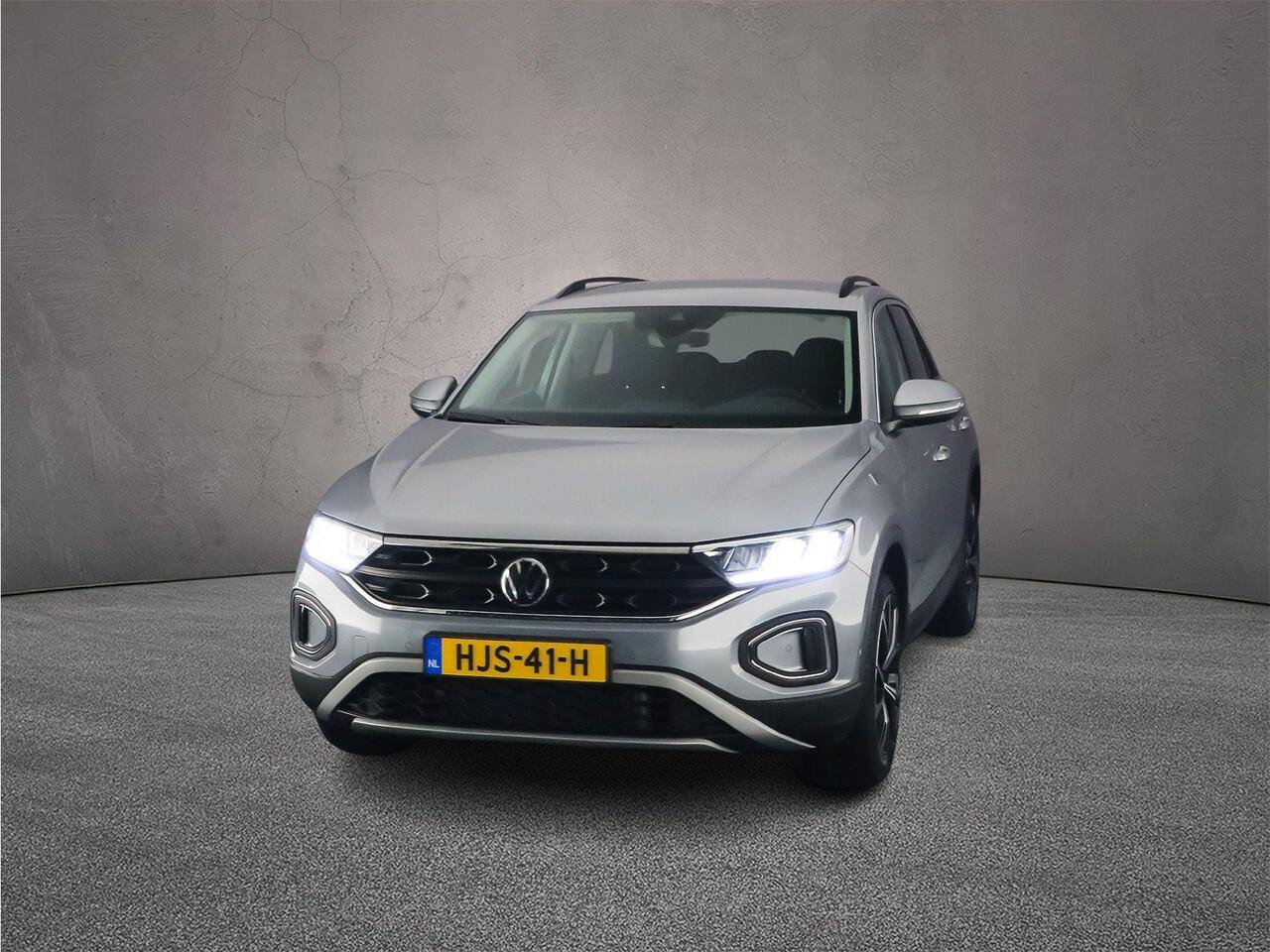 Volkswagen T-Roc Life Edition 1.0 TSI 115pk Adaptive cruise control, Achteruitrijcamera, App connect, LED koplampen, Navigatie, Parkeersensoren, Keyless entry, DAB, Radio, Airco