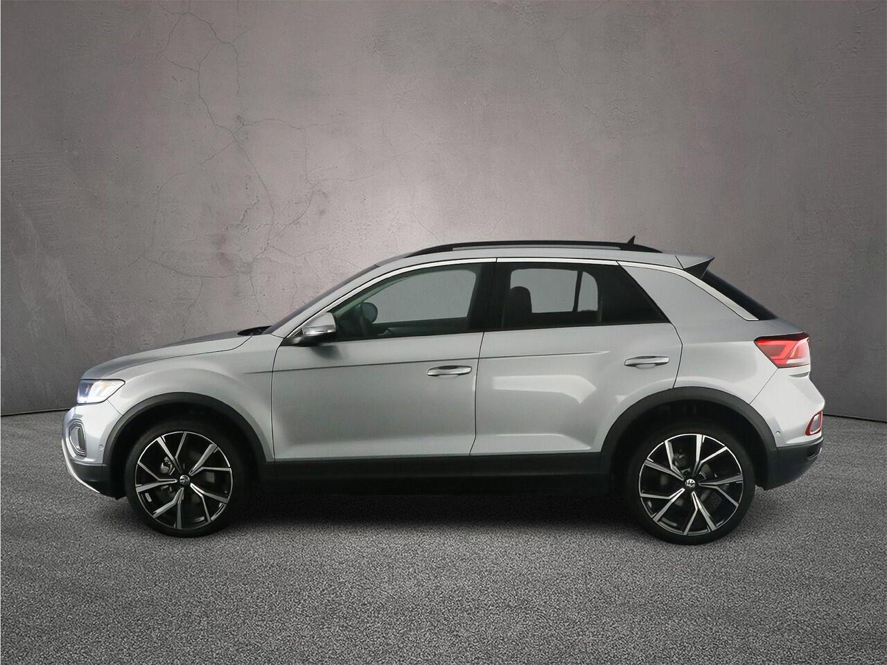 Volkswagen T-Roc Life Edition 1.0 TSI 115pk Adaptive cruise control, Achteruitrijcamera, App connect, LED koplampen, Navigatie, Parkeersensoren, Keyless entry, DAB, Radio, Airco