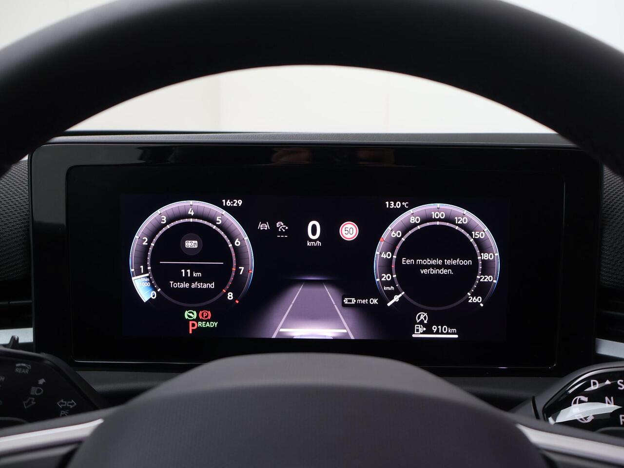 Volkswagen T-Roc 1.5 eTsi 116pk DSG Life First Edition | 18" Black Huntsville velgen | Stoel- & stuurwielverwarming |