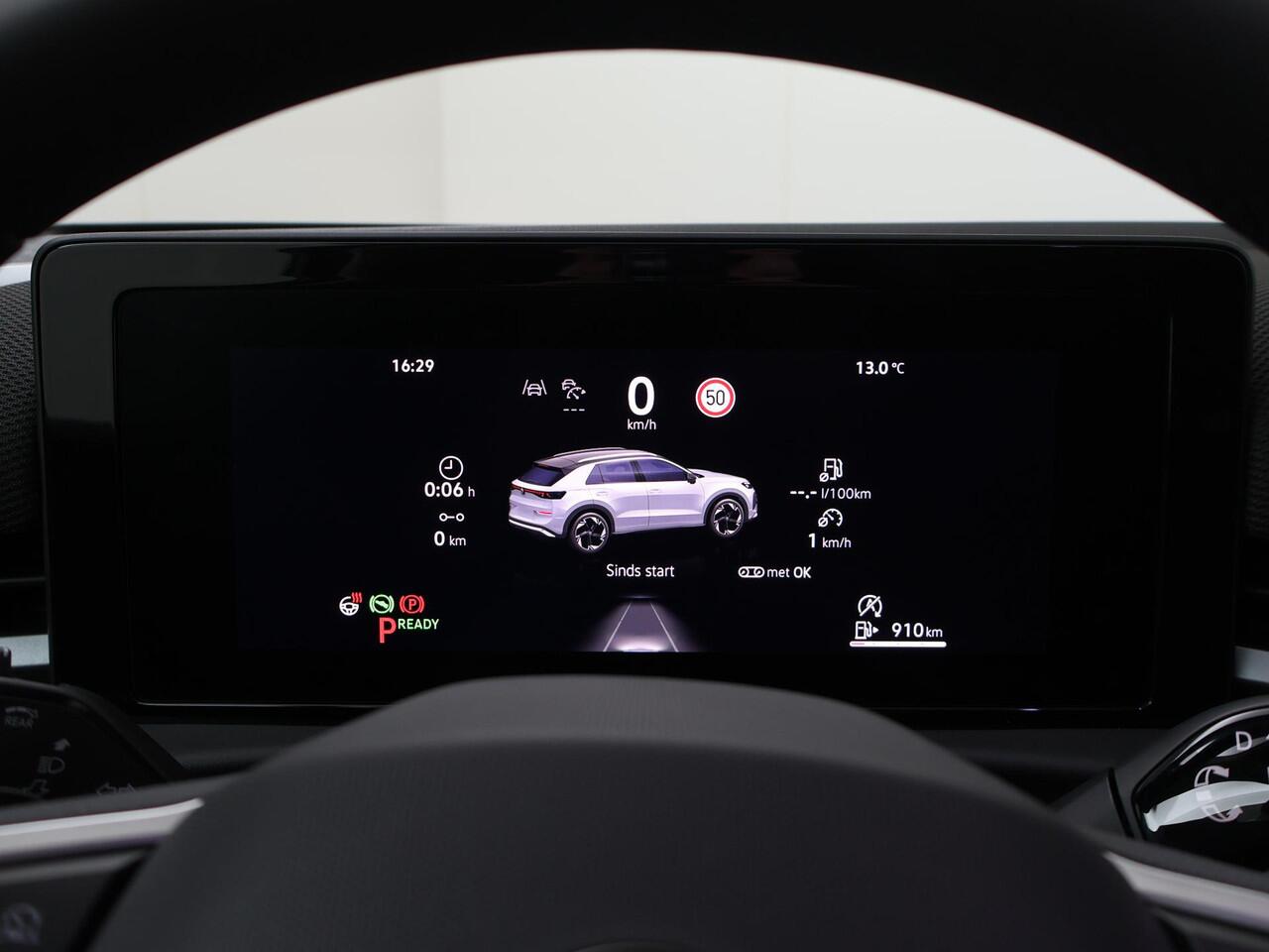 Volkswagen T-Roc 1.5 eTsi 116pk DSG Life First Edition | 18" Black Huntsville velgen | Stoel- & stuurwielverwarming |