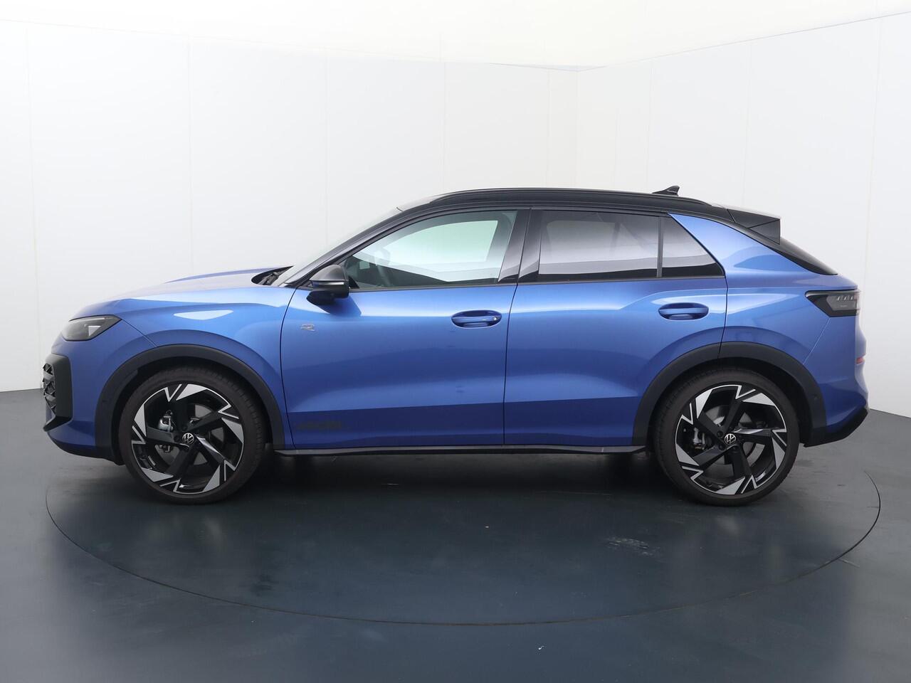Volkswagen T-Roc 1.5 eTsi 150pk DSG R-Line First Edition | Elektr. achterklep | Black Style | LED Matrix | Navigatie | Area View | Head-up display |