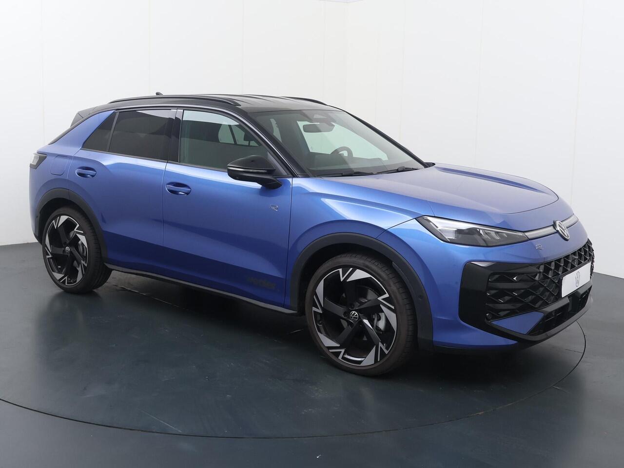 Volkswagen T-Roc 1.5 eTsi 150pk DSG R-Line First Edition | Elektr. achterklep | Black Style | LED Matrix | Navigatie | Area View | Head-up display |