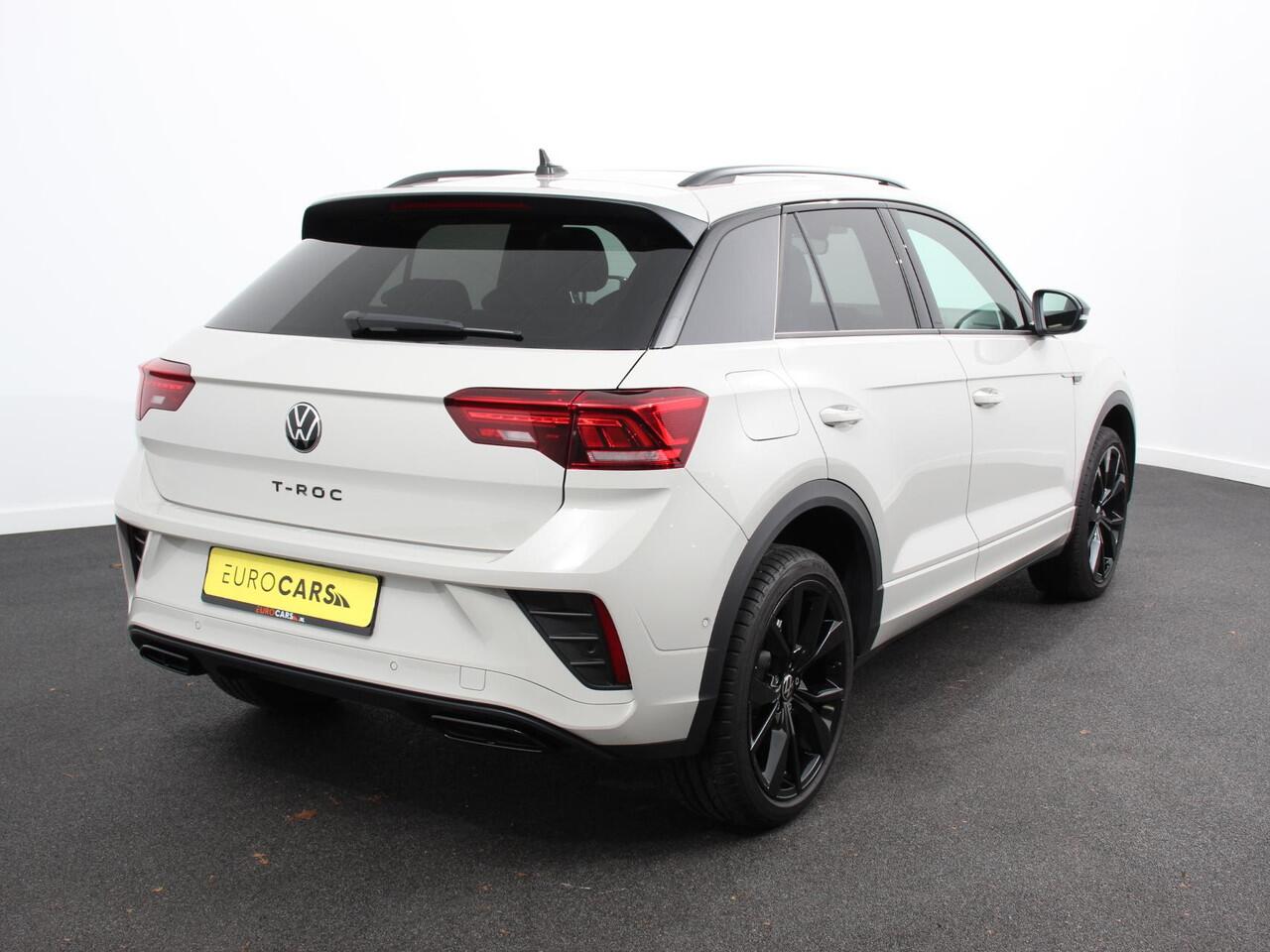 Volkswagen T-Roc 1.5 TSI R-Line+Blackpack Climate control | Adaptieve cruise control | Panoramadak | LED | Navigatie | Achteruitrijcamera | Parkeersensoren | Apple Carplay/ Android Auto | Radio