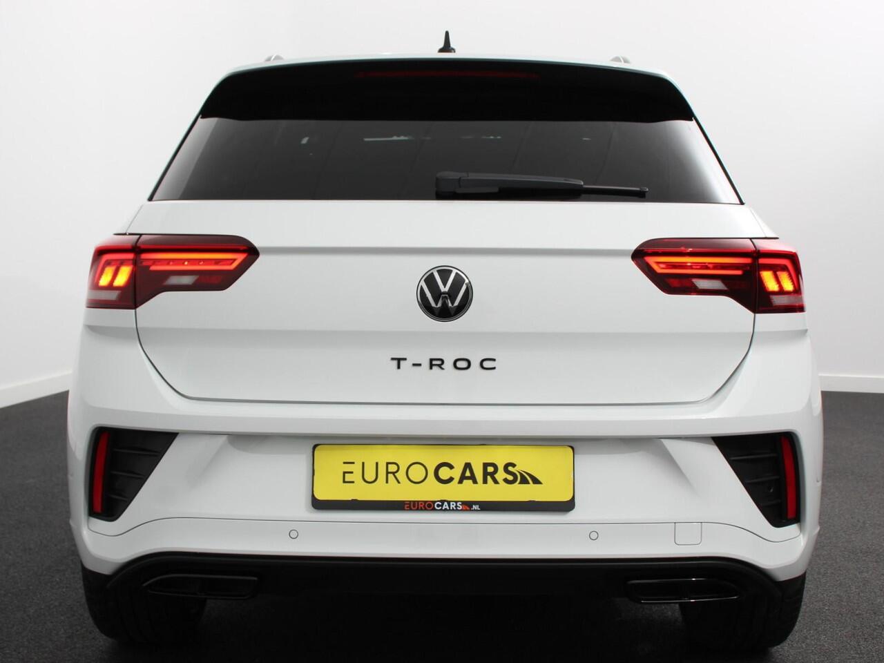 Volkswagen T-Roc 1.5 TSI R-Line+Blackpack Climate control | Adaptieve cruise control | Panoramadak | LED | Navigatie | Achteruitrijcamera | Parkeersensoren | Apple Carplay/ Android Auto | Radio