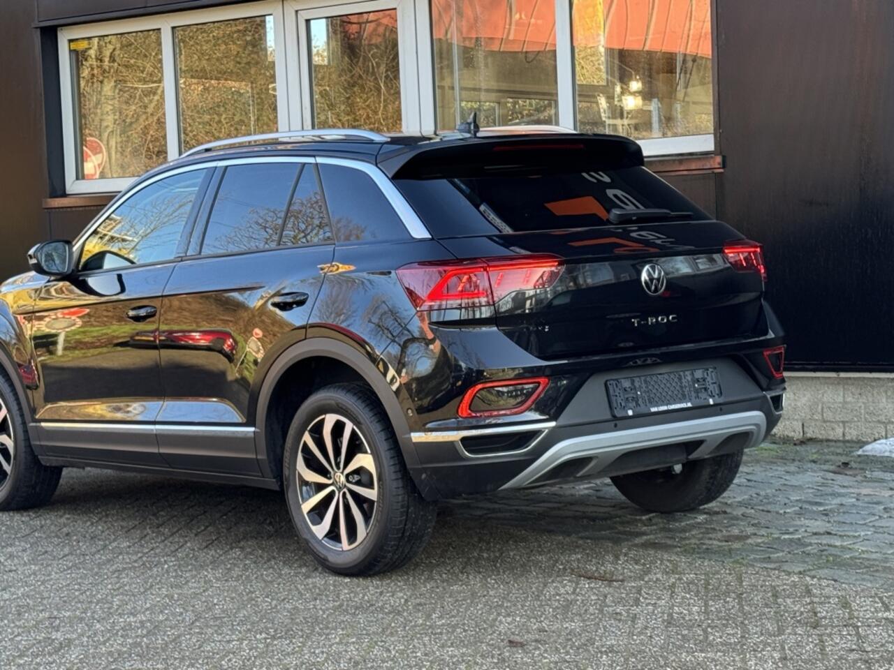 Volkswagen T-Roc 1.5TSI Aut. Style/iQ Light/Dodehoekdet/Carplay/Stoelverw/Elek ac
