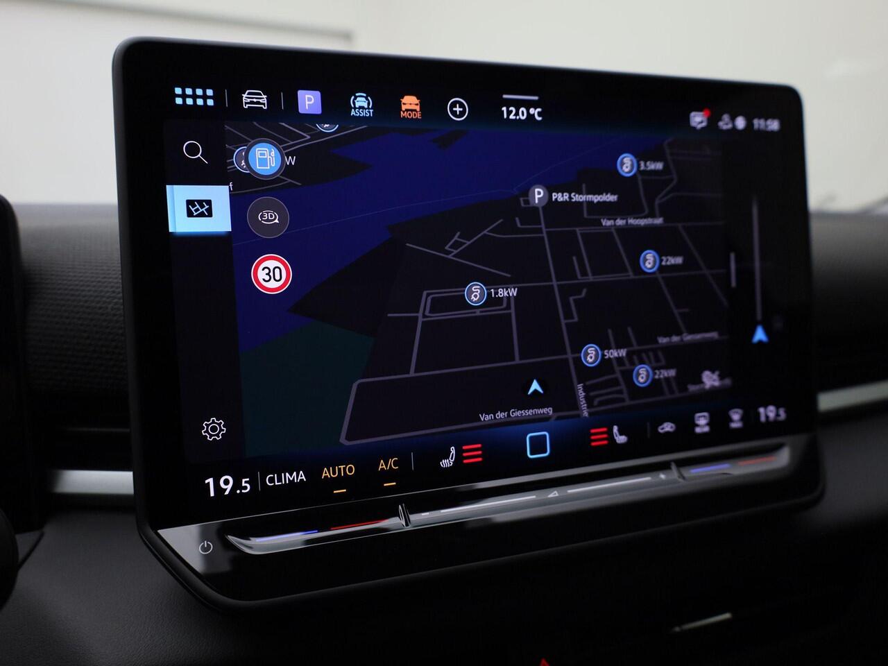 Volkswagen T-Roc 1.5eTsi/150PK R Line First Edition Black Style DSG · Navigatie · 360°Camera + Parkeersensoren · Stoel- & stuurverwarming · Garantie t/m 28-11-2025