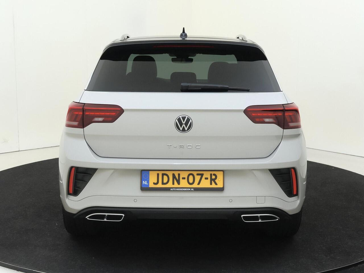 Volkswagen T-Roc 1.5 TSI R-Line Edition | Digital Cockpit Pro | Achteruitrijcamera | Navigatie | 19 Inch LM velgen | Easy open kofferklep | Keyless Entry & Start |