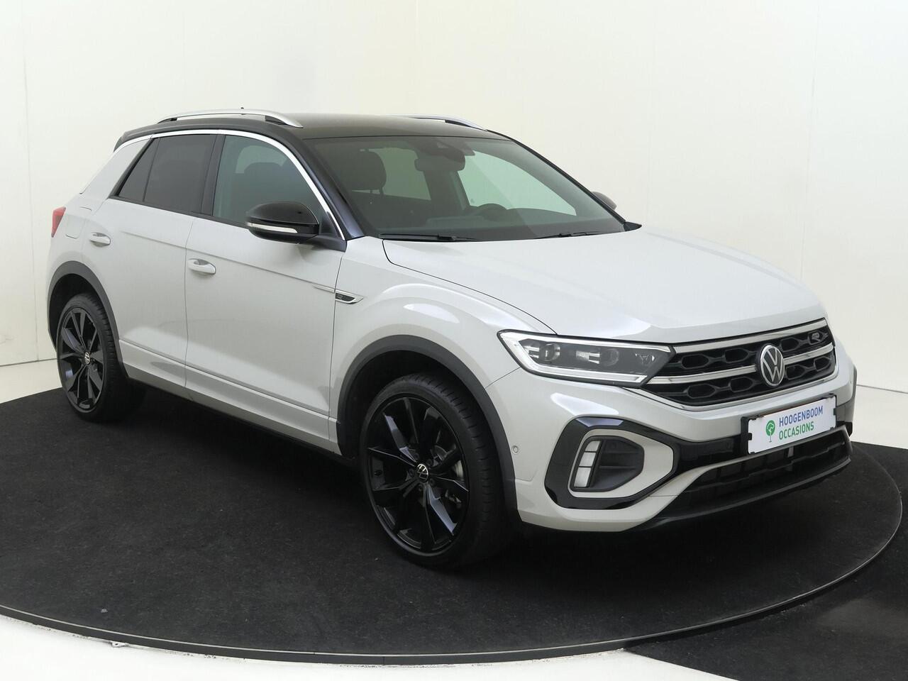 Volkswagen T-Roc 1.5 TSI R-Line Edition | Digital Cockpit Pro | Achteruitrijcamera | Navigatie | 19 Inch LM velgen | Easy open kofferklep | Keyless Entry & Start |