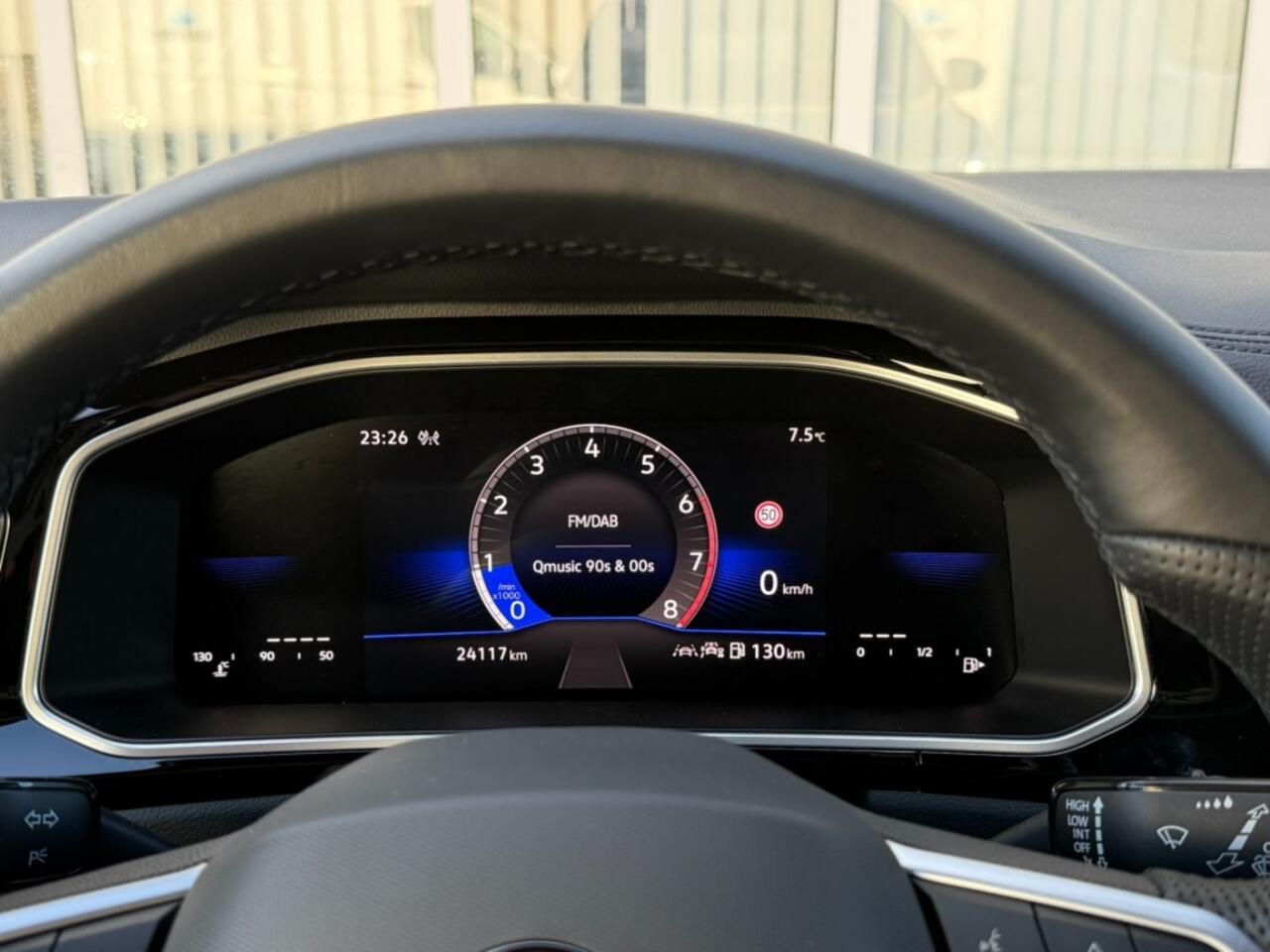 Volkswagen T-Roc 1.5 TSI R-Line 150 PK I Carplay I Adapt. Cruise I LED I Stoelverwarming