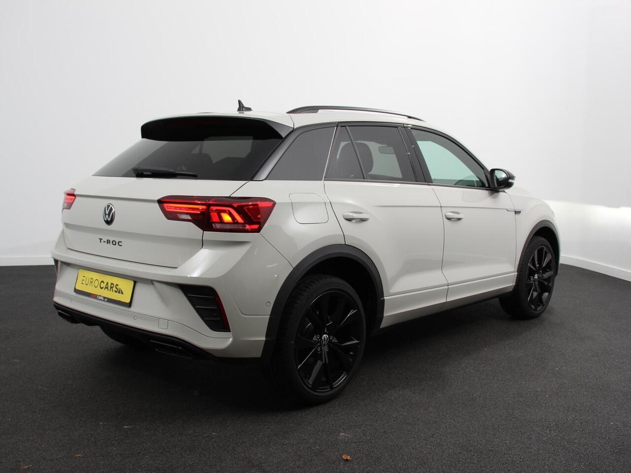 Volkswagen T-Roc 1.5 TSI DSG R-Line+Blackpack | Climate control | Adaptieve cruise control | Panoramadak | LED | Navigatie | Achteruitrijcamera | Parkeersensoren | Apple Carplay/ Android Auto | Radio