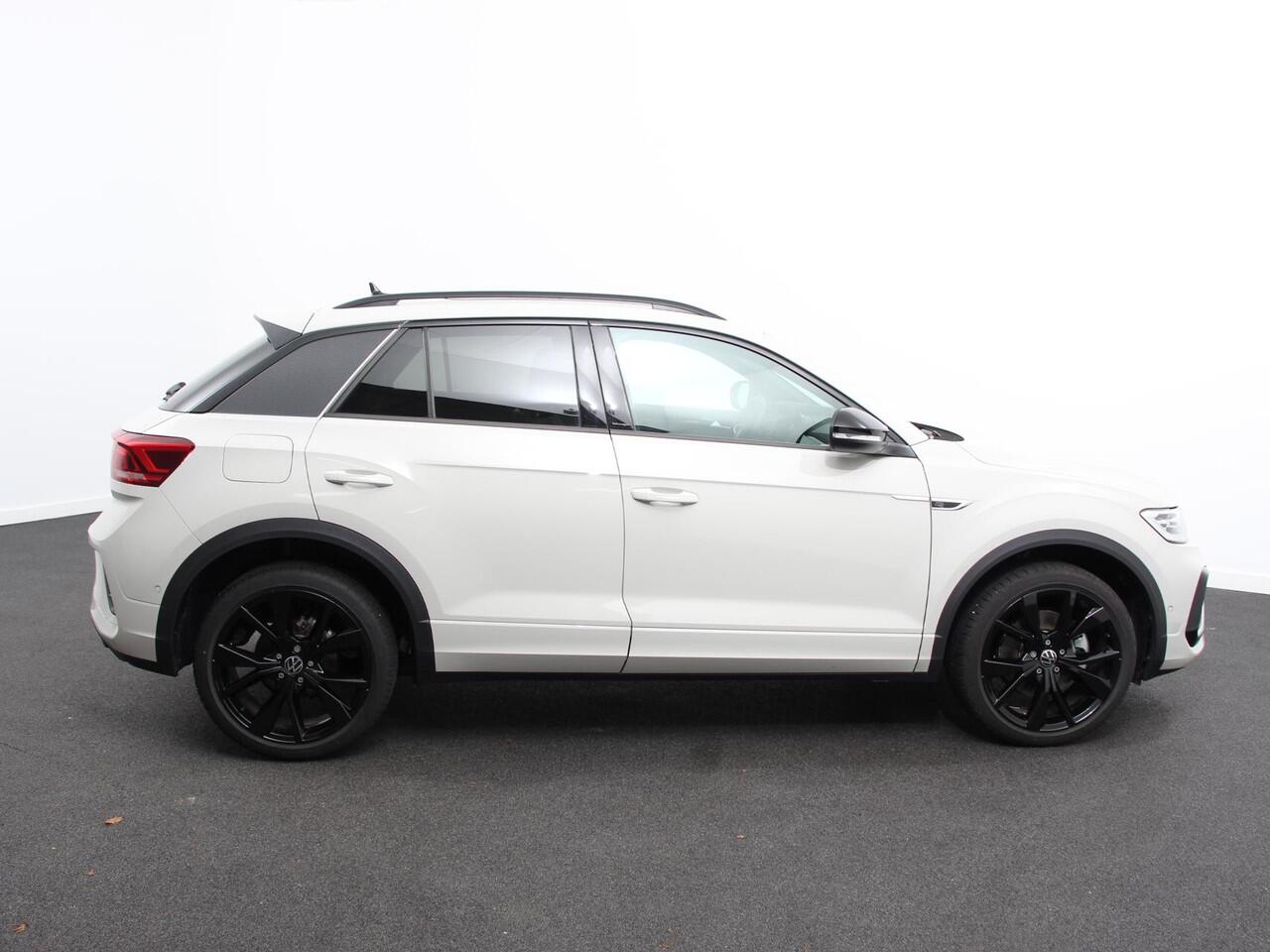 Volkswagen T-Roc 1.5 TSI DSG R-Line+Blackpack | Climate control | Adaptieve cruise control | Panoramadak | LED | Navigatie | Achteruitrijcamera | Parkeersensoren | Apple Carplay/ Android Auto | Radio