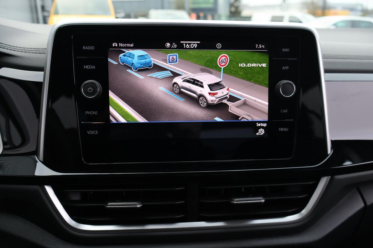 Volkswagen T-Roc 1.5 TSI R-Line Edition 1e Eigenaar | Volledig Onderh | BTW | R-Line | Camera | Stoelverwarming | Massage | Navi | Carplay | Ad Cruise | Full Led | DAB | PDC | Aanhangerassist