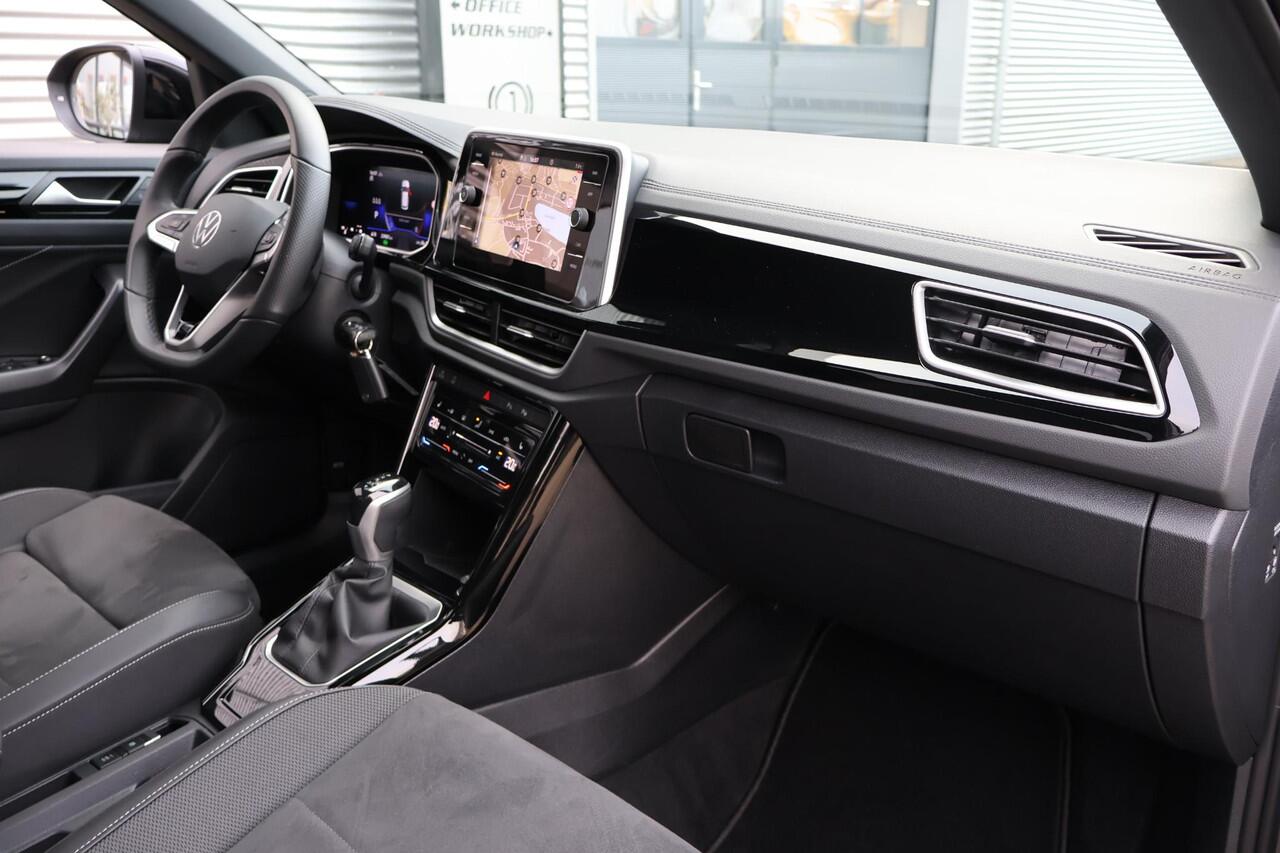 Volkswagen T-Roc 1.5 TSI R-Line Edition 1e Eigenaar | Volledig Onderh | BTW | R-Line | Camera | Stoelverwarming | Massage | Navi | Carplay | Ad Cruise | Full Led | DAB | PDC | Aanhangerassist
