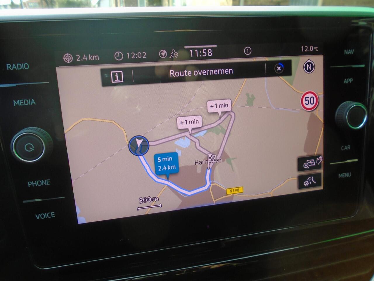 Volkswagen T-Roc 1.5 TSI R-Line Edition Groot navigatiescherm, AFn trekhaak af fabriek