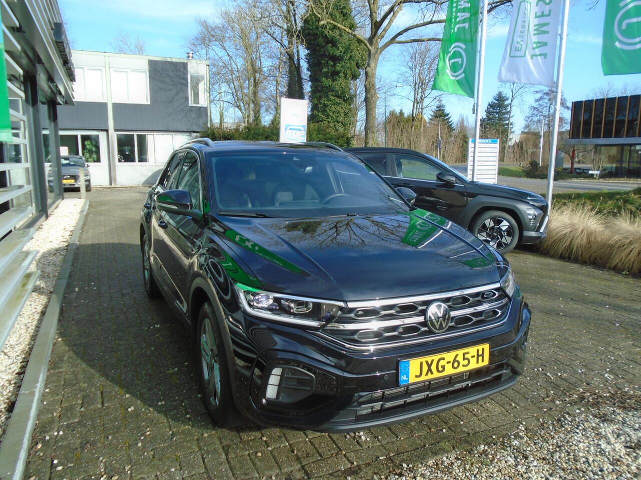 Volkswagen T-Roc 1.5 TSI R-Line Edition Groot navigatiescherm, AFn trekhaak af fabriek