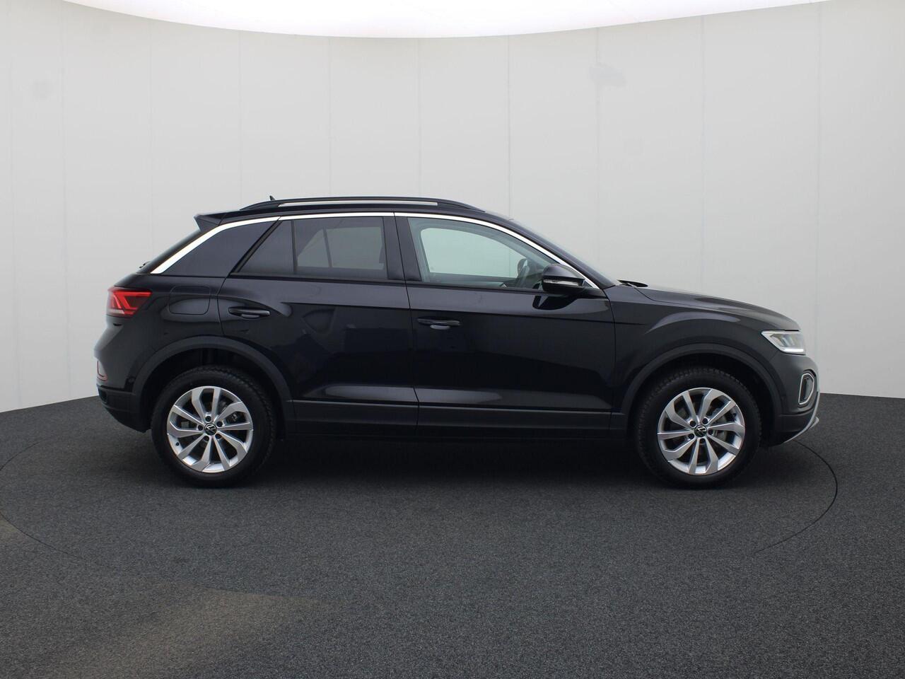 Volkswagen T-Roc 1.5TSI/150PK Life edition DSG · Navigatie · Apple/Android Car Play · Camera + Parkeersensoren · Stoelverwarming · Garantie tot februari 2027