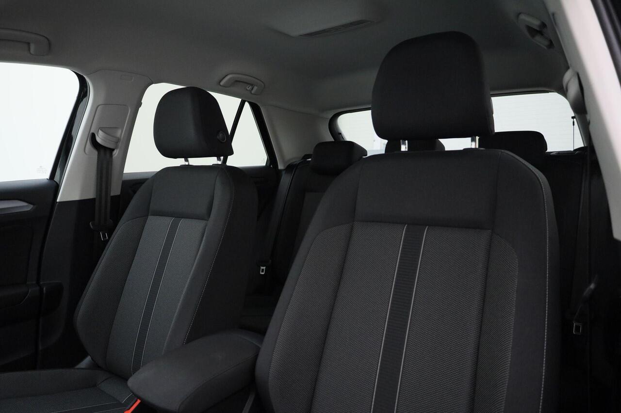 Volkswagen T-Roc 1.5TSI/150PK Life edition DSG · Navigatie · Apple/Android Car Play · Camera + Parkeersensoren · Stoelverwarming · Garantie tot februari 2027