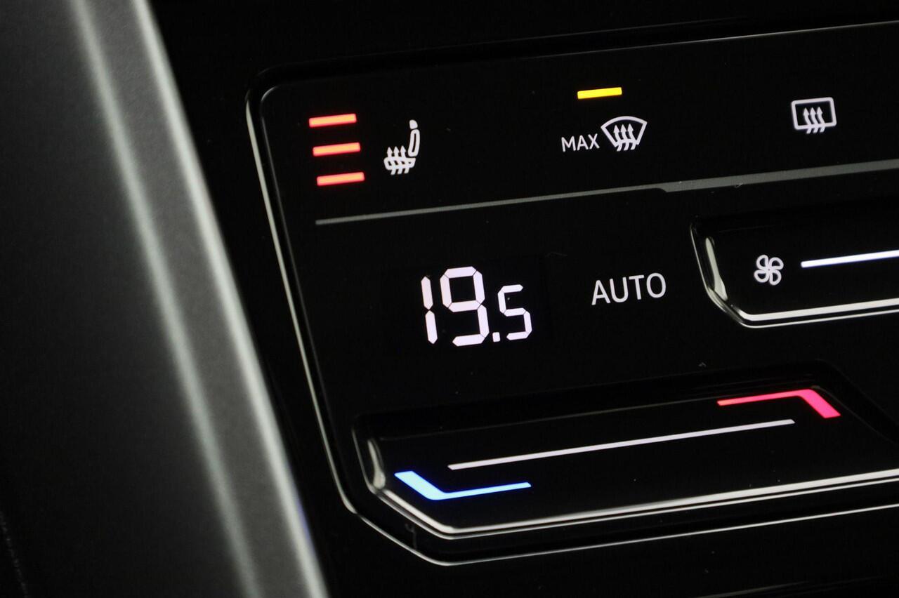 Volkswagen T-Roc 1.5TSI/150PK Life edition DSG · Navigatie · Apple/Android Car Play · Camera + Parkeersensoren · Stoelverwarming · Garantie tot februari 2027