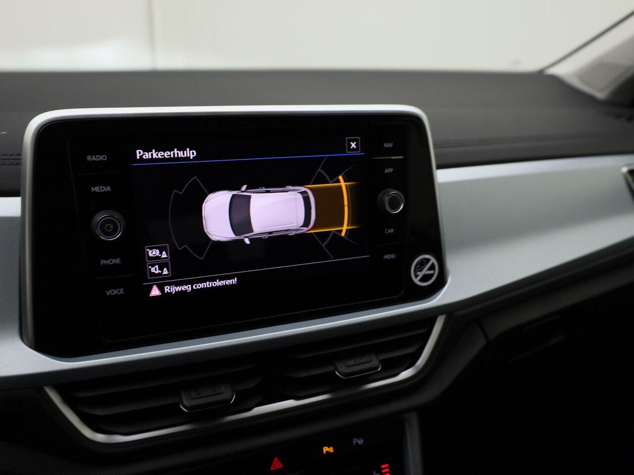 Volkswagen T-Roc 1.0 TSI 116PK Goal · Apple/Android Car Play · Navigatie · P-Sensoren · Dodehoek Detectie · Garantie t/m 13-02-2027