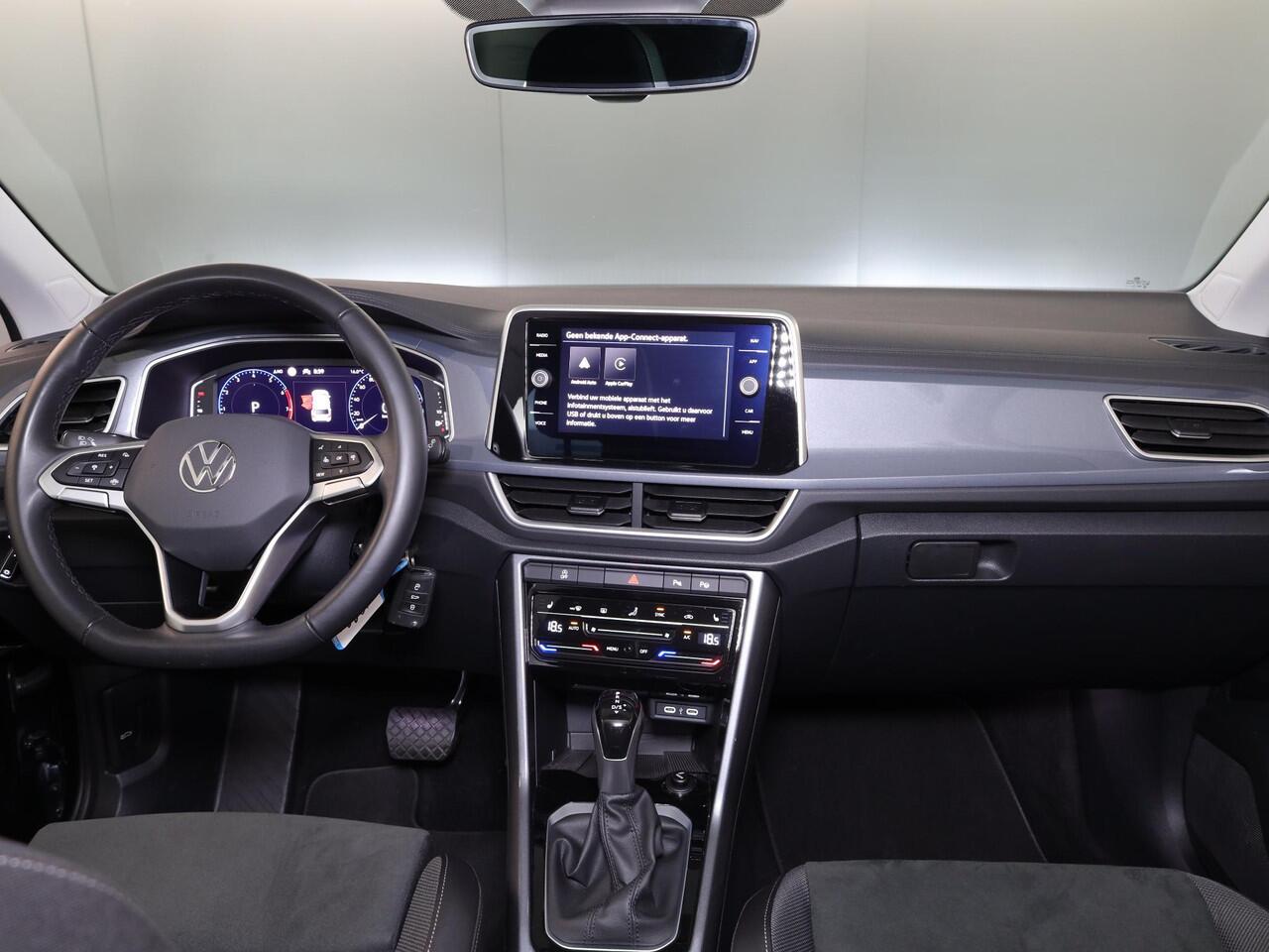 Volkswagen T-Roc 1.5 TSI Style 150 PK DSG | Private lease vanaf ¤641,-| Trekhaak afneembaar | Navigatie | Stoel verwarming en massage | Alcantara |