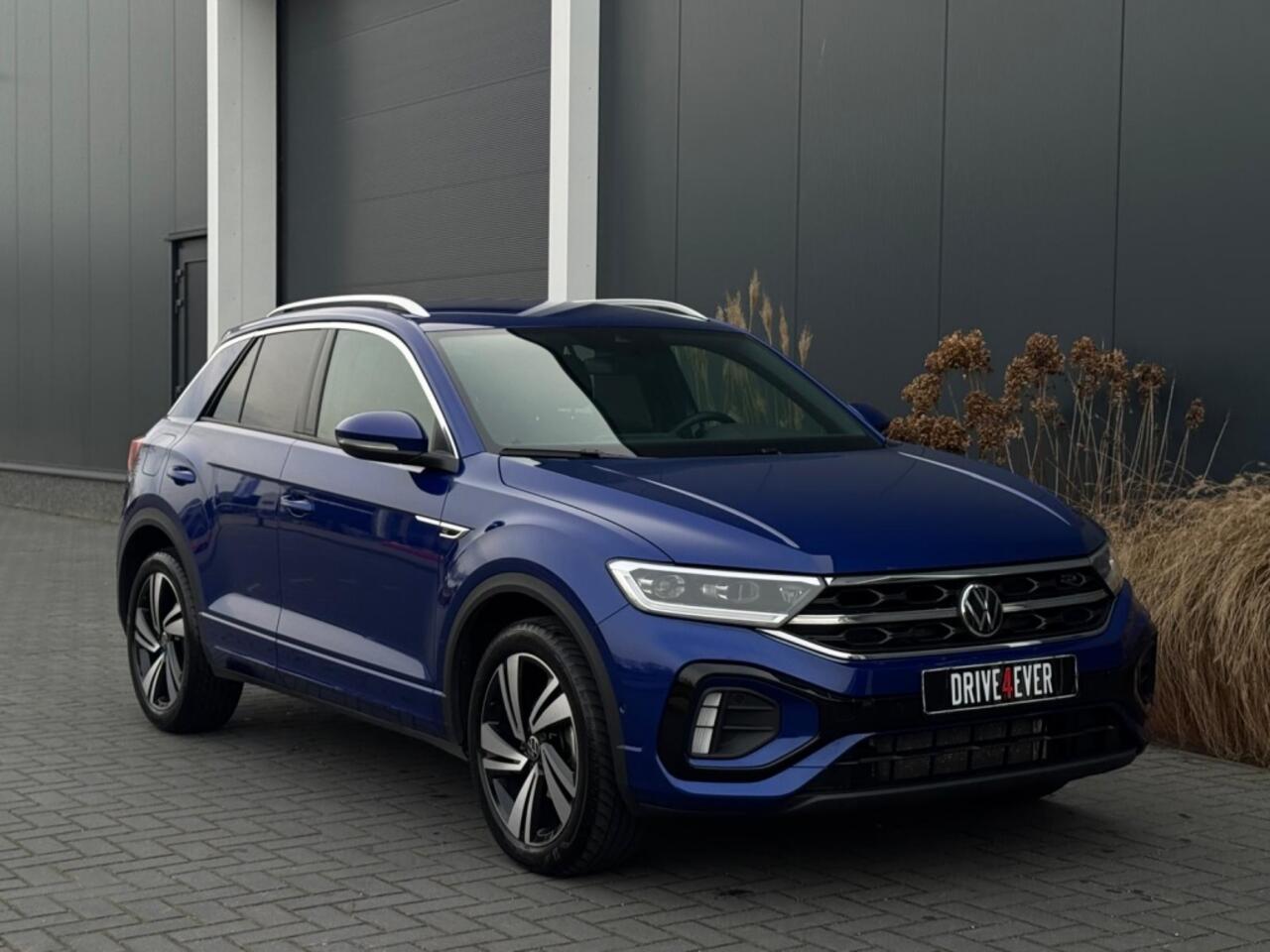 Volkswagen T-Roc 1.5 TSI R-Line 11-2025 IQ LIGHT NAVI CAMERA CLIMATE SPORTVELGEN