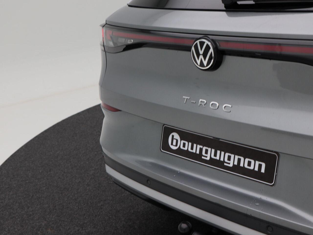 Volkswagen T-Roc Style First Edition 1.5 eTSI 150 PK | Trekhaak | Stoel & Stuurverwarming | Elektrische Achterklep | Camera |