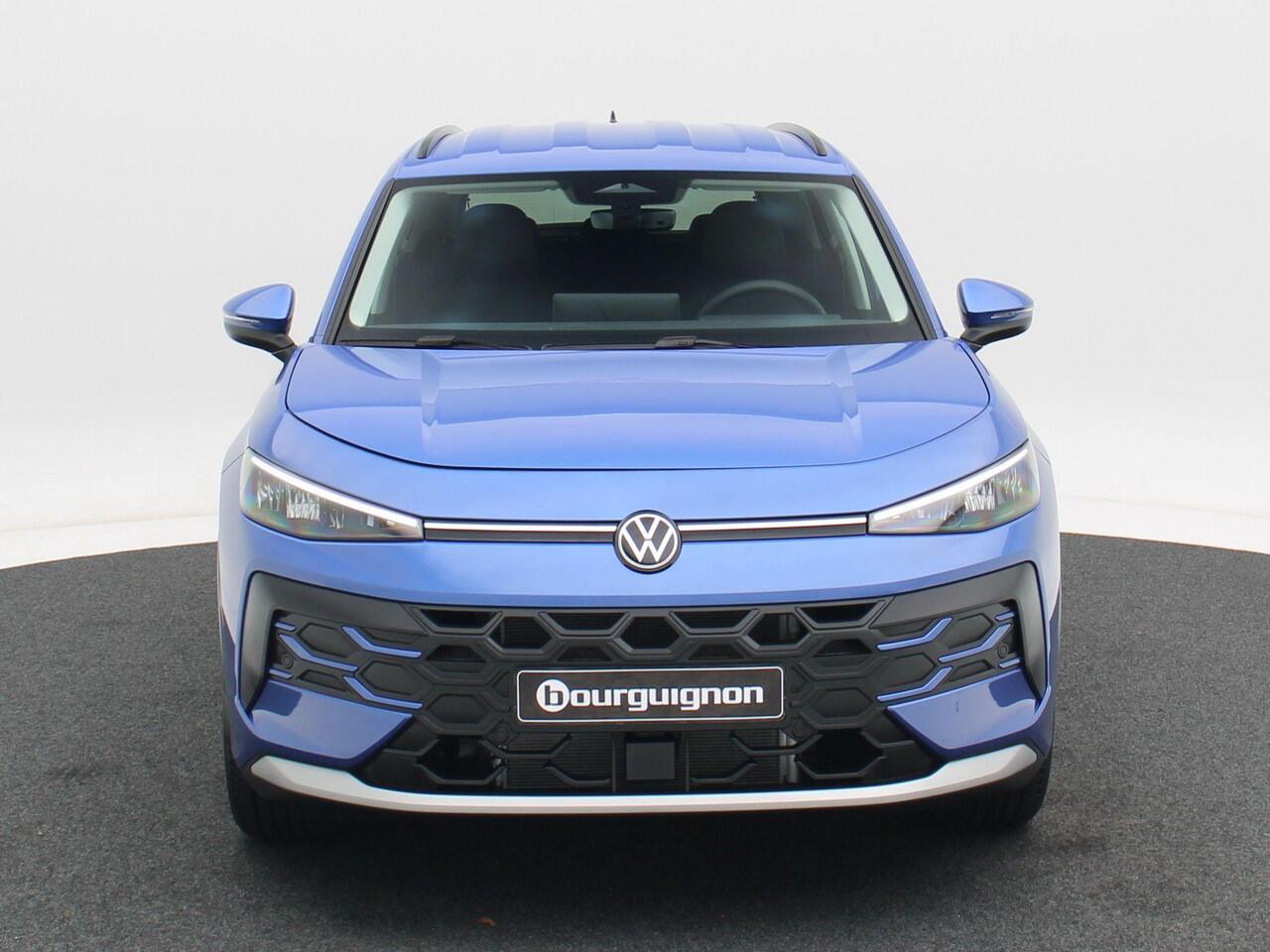Volkswagen T-Roc Life First Edition 1.5 eTSI 116 PK | Camera | Stoel- & Stuurverwarming | Adaptieve Cruise Control | Keyless |