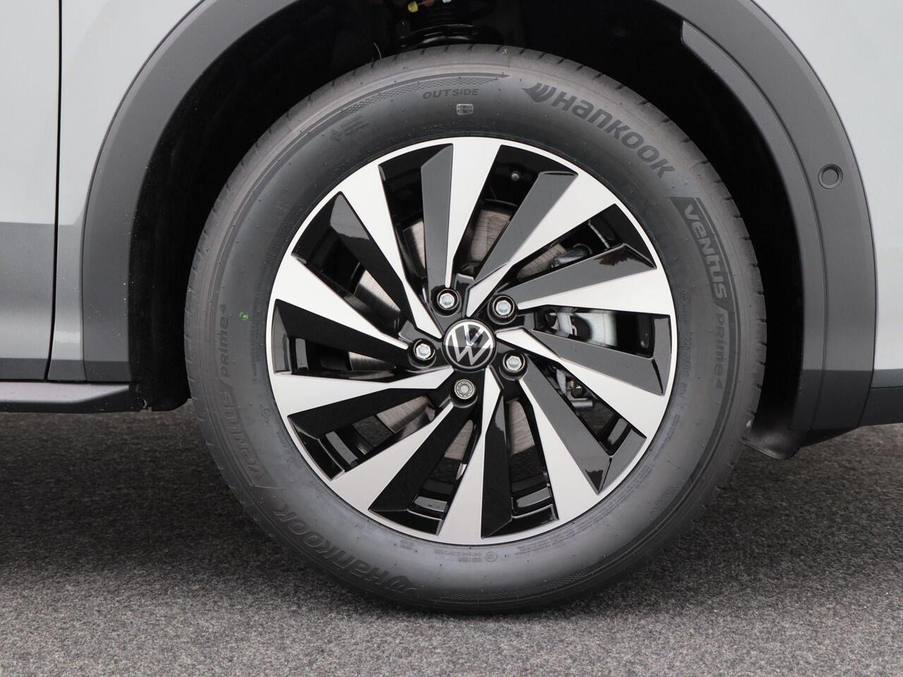 Volkswagen T-Roc Life First Edition 1.5 eTSI 116 PK | Trekhaak | Adaptieve Cruise Control | Stoel- & Stuurverwarming | Carplay | Camera |