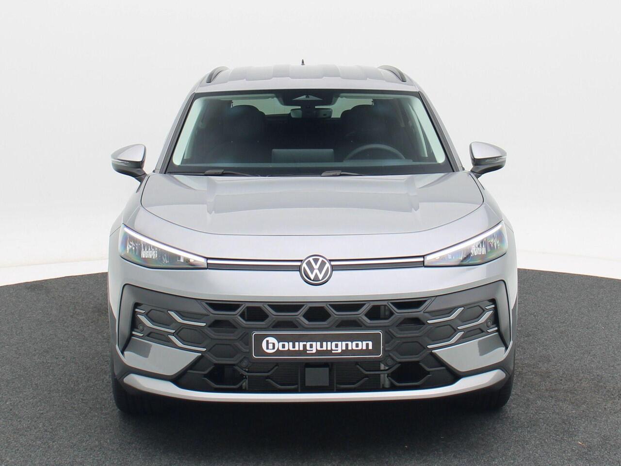 Volkswagen T-Roc Life First Edition 1.5 eTSI 116 PK | Trekhaak | Adaptieve Cruise Control | Stoel- & Stuurverwarming | Carplay | Camera |