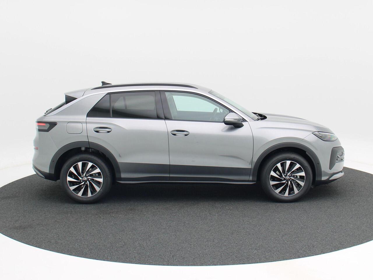 Volkswagen T-Roc Life First Edition 1.5 eTSI 116 PK | Trekhaak | Adaptieve Cruise Control | Stoel- & Stuurverwarming | Carplay | Camera |