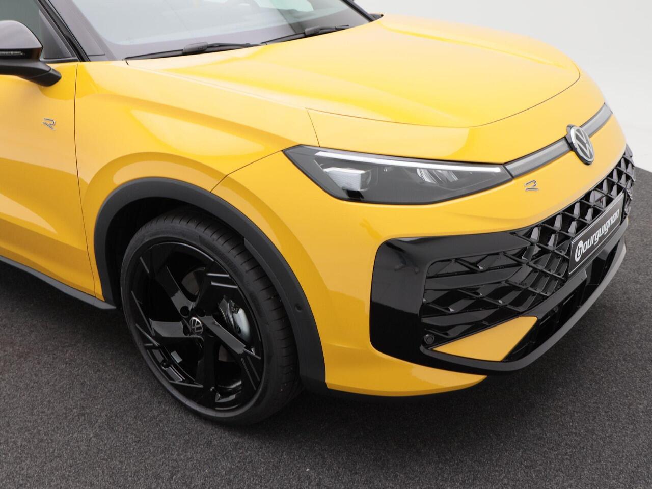 Volkswagen T-Roc R-Line First Edition 1.5 eTSI 150 PK | Trekhaak | Elektrische Achterklep | 360 Camera | Head-Up Display | Stoel- & Stuurverwarming |