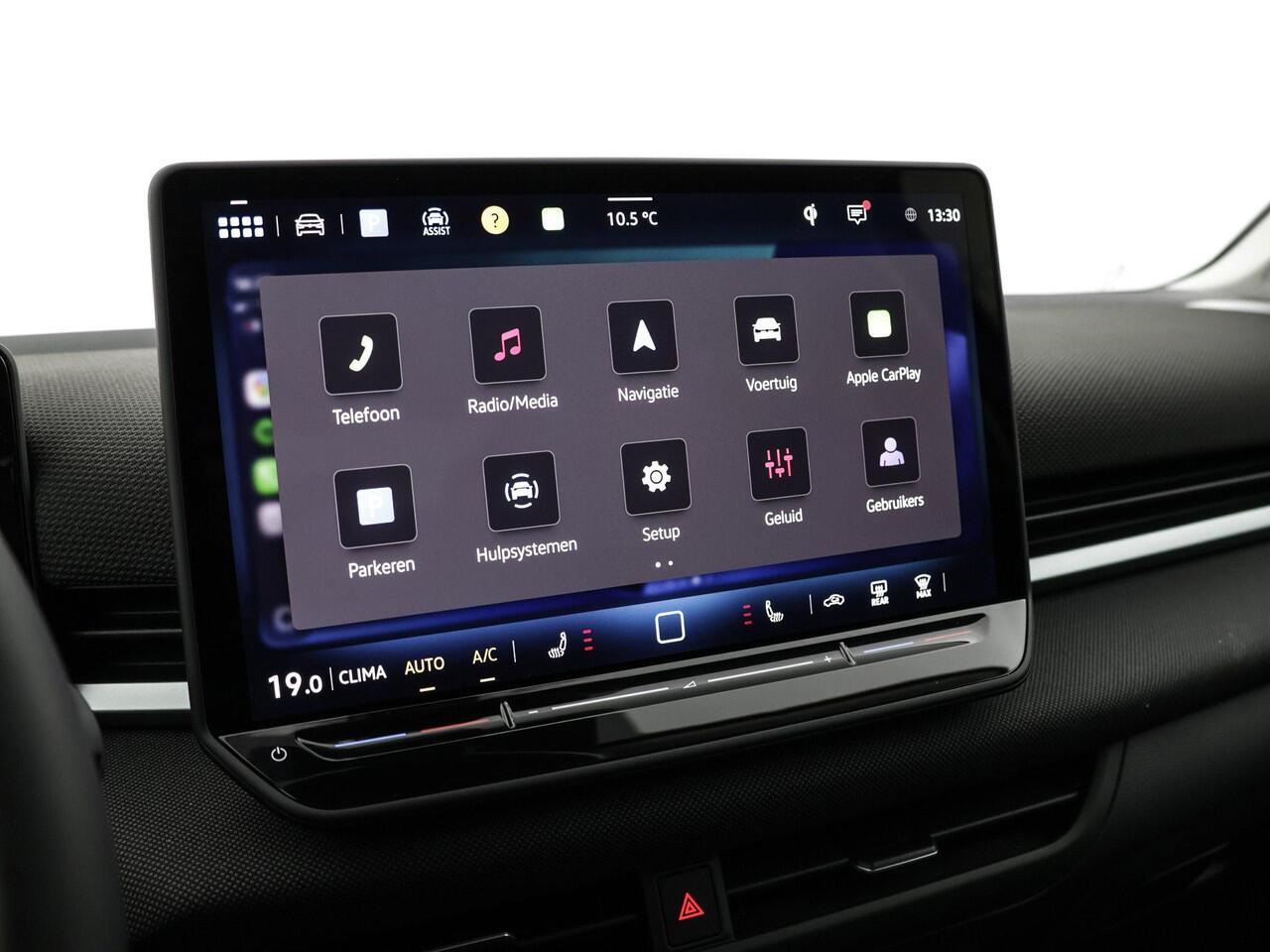 Volkswagen T-Roc Life First Edition 1.5 eTSI 116 PK 7 versn. DSG · Comfort pakket · Achteruitrijcamera ·