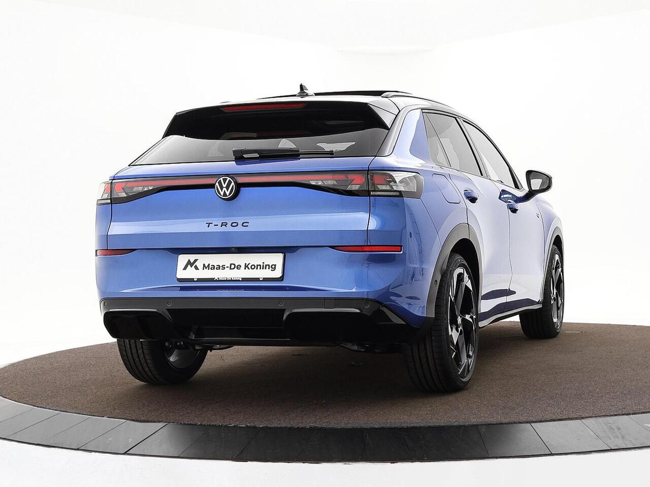 Volkswagen T-Roc 1.5 eTsi R-Line First Edition 150 pk 7 versn. DSG · Achteruitrijcamera · Electrische achterklep · Trekhaak ·