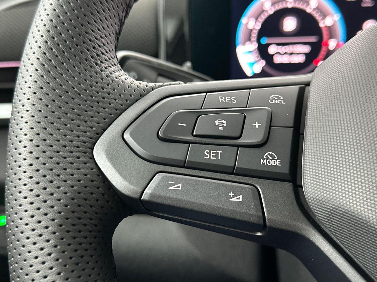 Volkswagen T-Roc 1.5 eTsi R-Line First Edition