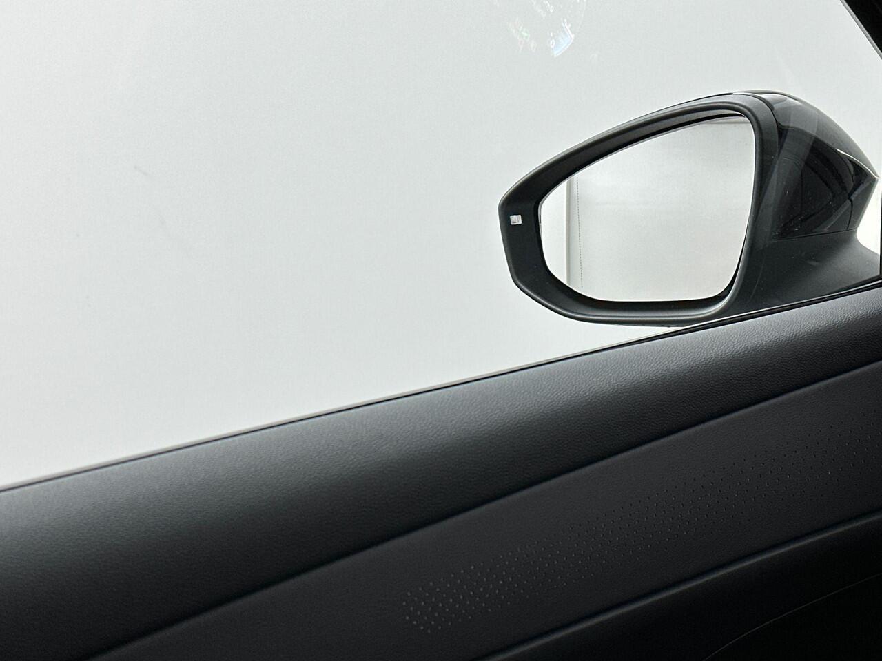 Volkswagen T-Roc 1.5 eTsi R-Line First Edition